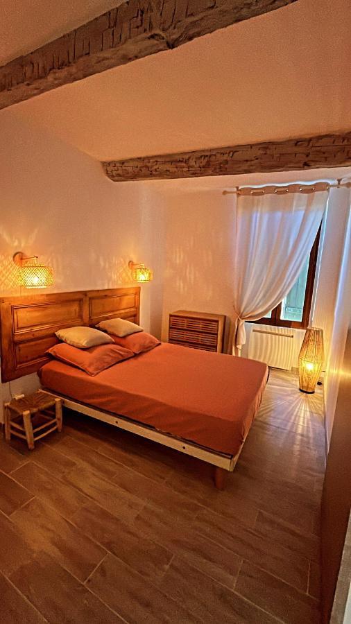 Appartement T2 Centre Village Cucuron Eksteriør billede