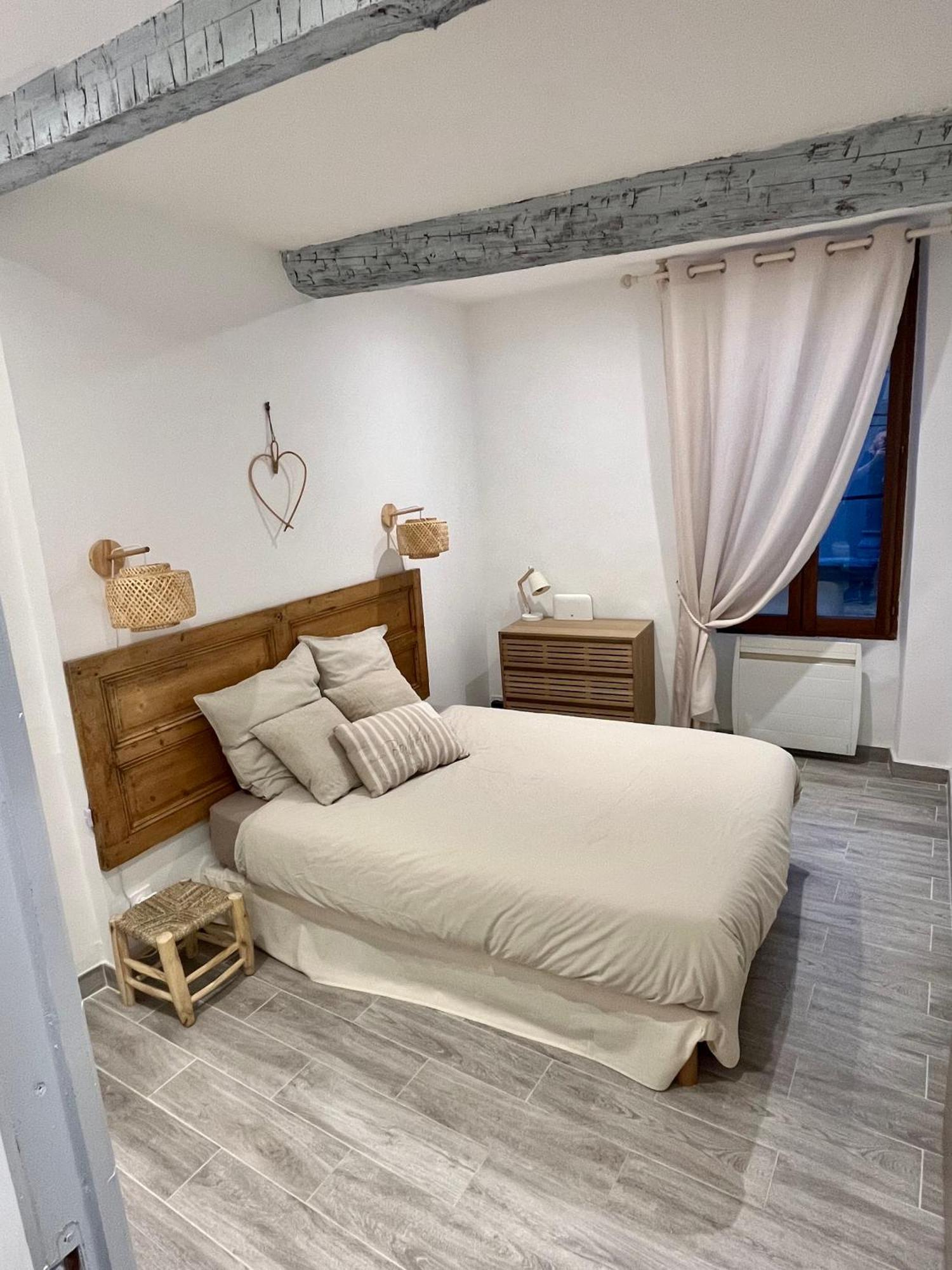 Appartement T2 Centre Village Cucuron Eksteriør billede